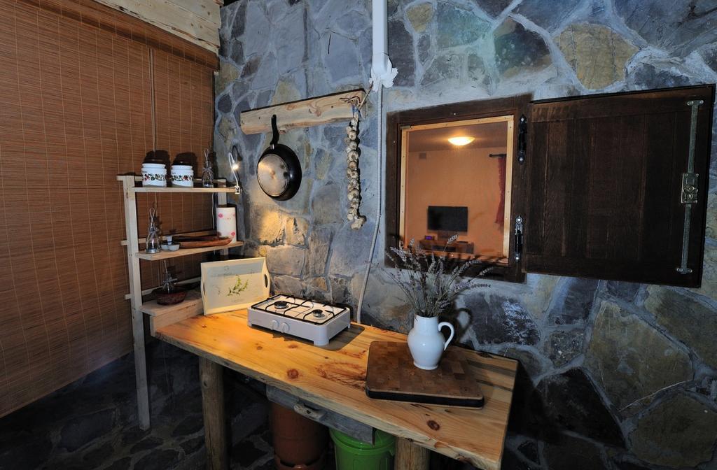 Apartment Drvena Kuca Mreznica Gornji Zvecaj ห้อง รูปภาพ