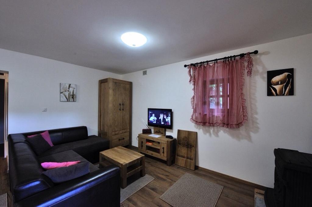 Apartment Drvena Kuca Mreznica Gornji Zvecaj ห้อง รูปภาพ