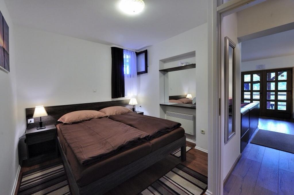 Apartment Drvena Kuca Mreznica Gornji Zvecaj ห้อง รูปภาพ