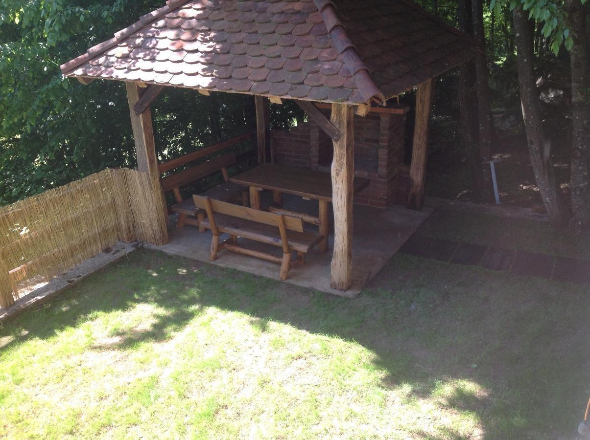 Apartment Drvena Kuca Mreznica Gornji Zvecaj ห้อง รูปภาพ